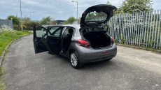 Peugeot 208 1.2 PureTech 82 Signature 5dr [Start Stop] Petrol Hatchback